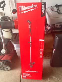 Milwaukee M18 Brushless String Trimmer Kit