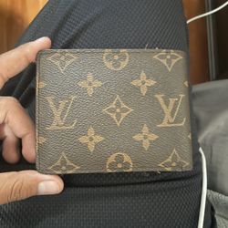LV Wallet  (Used)
