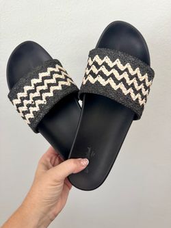 Universal Thread Women’s Size 8 Black & Cream Woven Slide Sandals