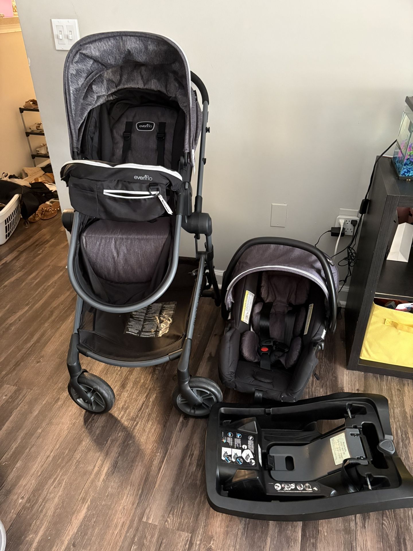 Evenflo Pivot Vizor Modular Reversible Stroller Travel System with LiteMax Infant Car Seat