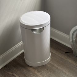 Munchkin diaper Trashcan 