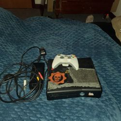 Xbox 360 Wirh Controler And Games