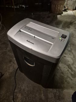 Fellows DM8C Papper Shredder