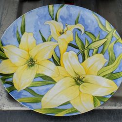  Vintage 1988 Fleurs Du Jour By Shafford plate featuring yellow daylily flowers. 
