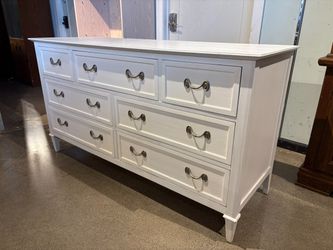 DREXEL HERITAGE Europa 7-Drawer Dresser Painted in White