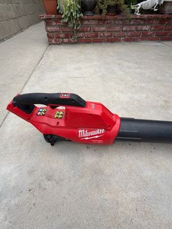 Milwaukee leaf blower