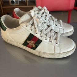 Women’s Gucci size 7