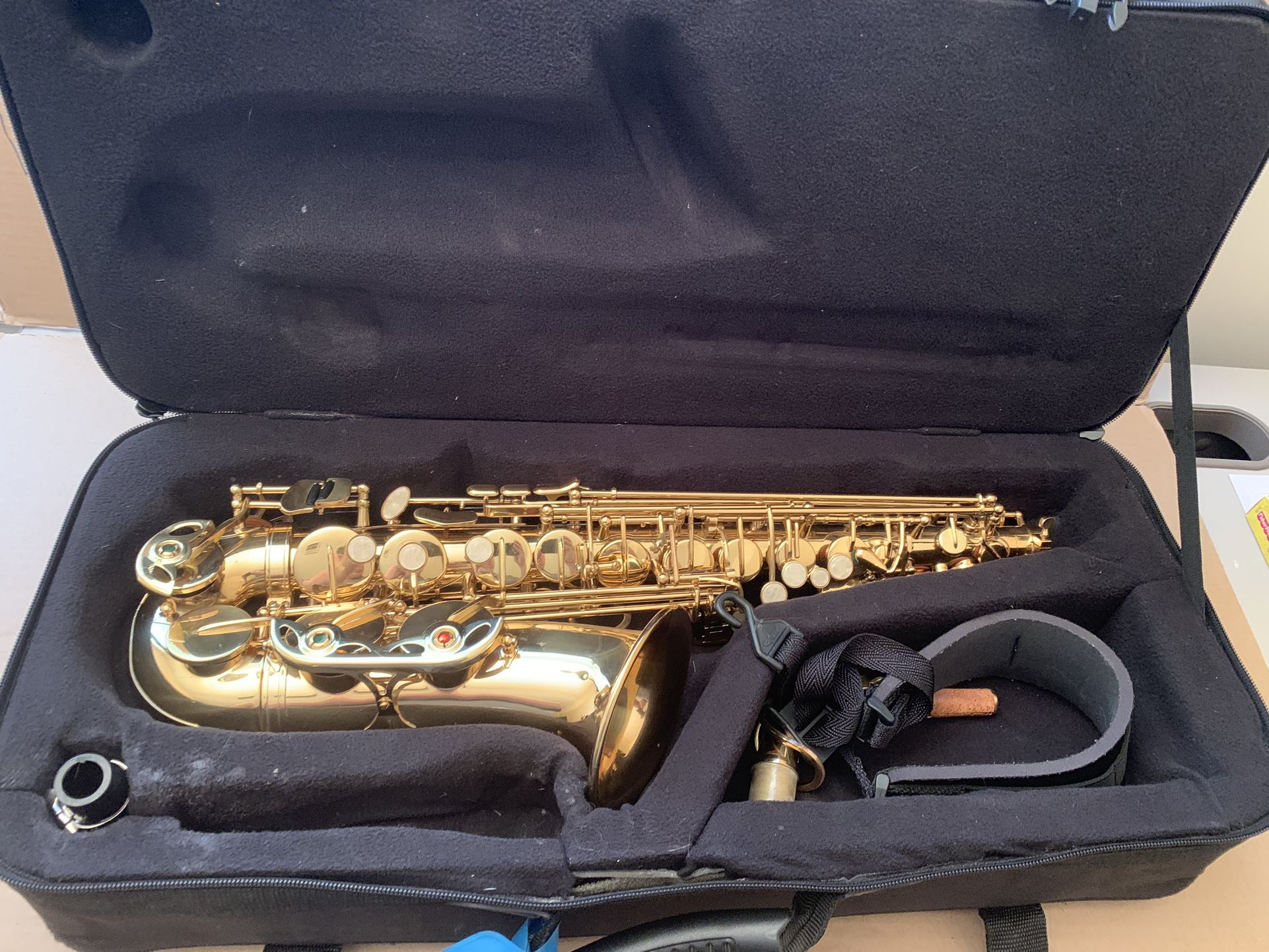 Alto Student Saxophone with Mouthpiece Unknown Brand