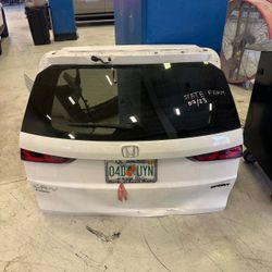 2022 + HONDA CRV tailgate complete - damage