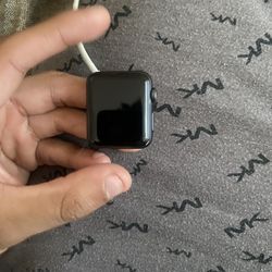 Apple Watch Series 3 (comes With No Band)