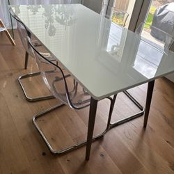 table and 4 chairs 