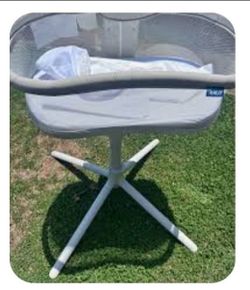 Halo bassinet