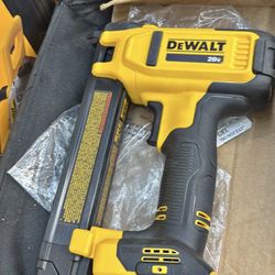 Dewalt 20v Cable Stapler Tool Only 