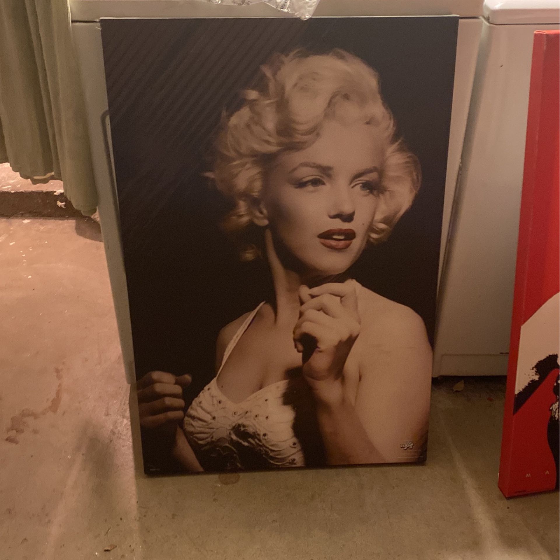 Marylin Monroe Canva Pictures 