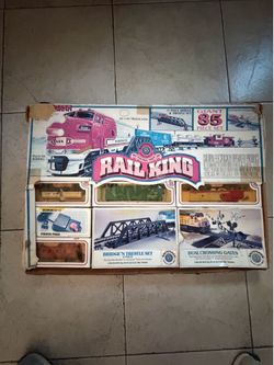 Bachmann Rail King HO Scale Electric Train Set – 85 Piece – Santa Fe – Complete