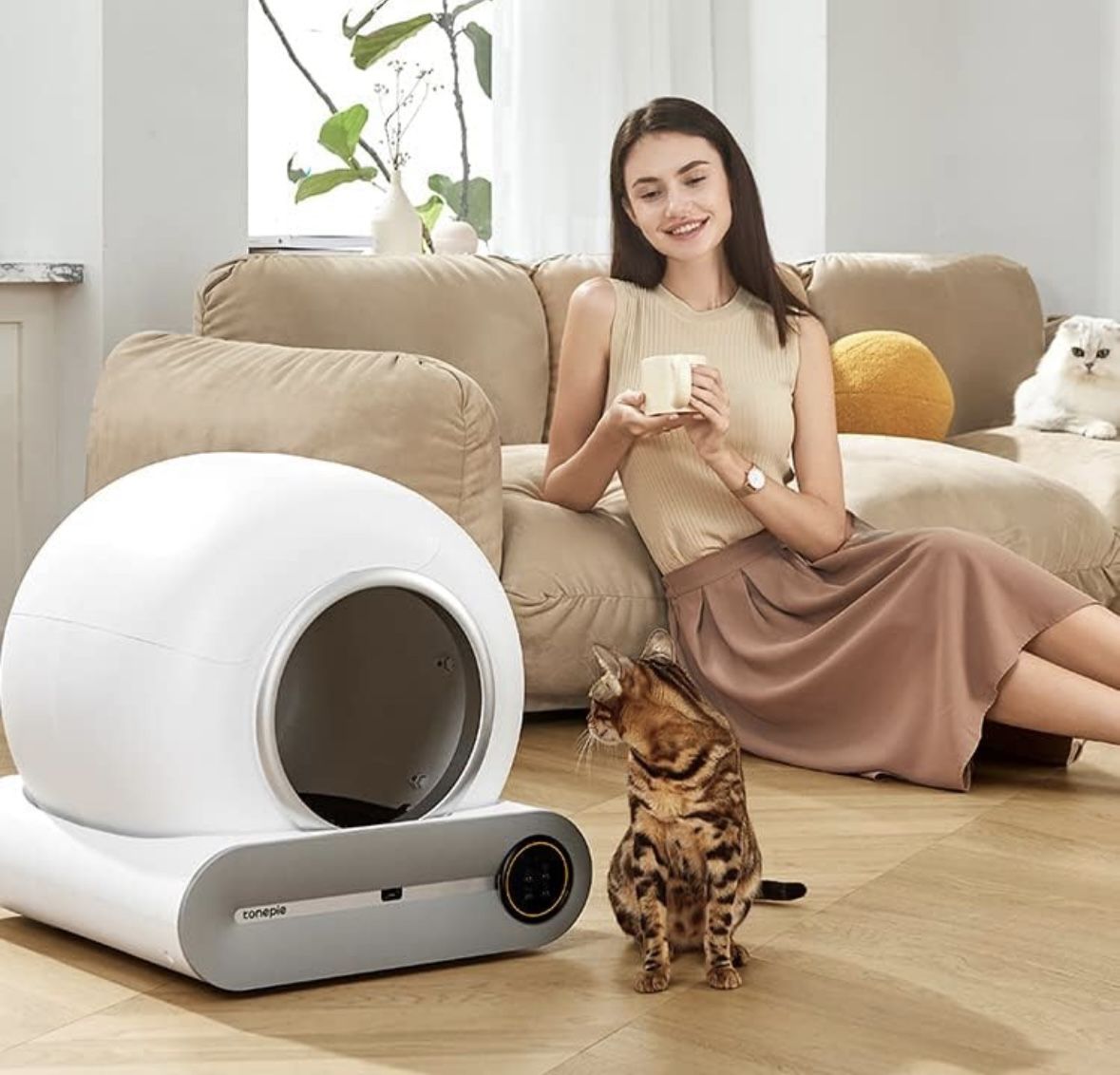 Self Cleaning Litter Box. Like New