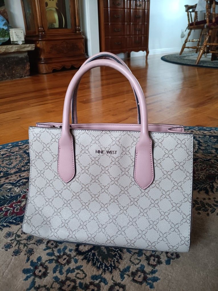 Really Cute Bag With Two Handles