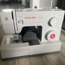 Singer Sewing Machine