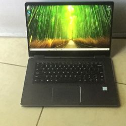 15.6” Lenovo Yoga 2-1 Touchscreen i5 Processor 128gb SSD 8gb Ram Come With Charger Light up Keyboard Window 10 good Condition 