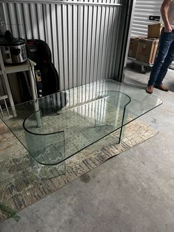 All-Glass Coffee Table with Curved Base
