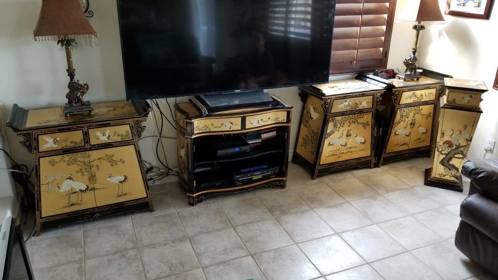 $290 - 6-Piece Black & Gold Oriental Livingroom / Bedroom Furniture