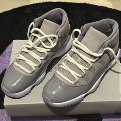 Jordan 11 Cool Grey - Size 10.5