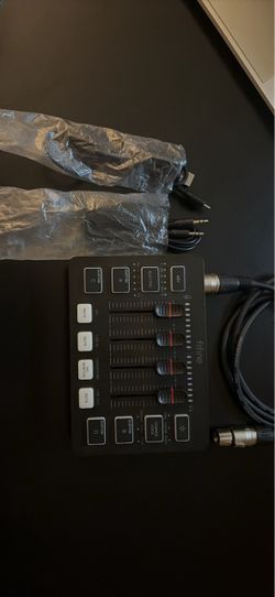 Fifine mixer w/ xlr cable