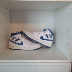 Nike Air Jordan 1 Mid SE 'Industrial Blue'