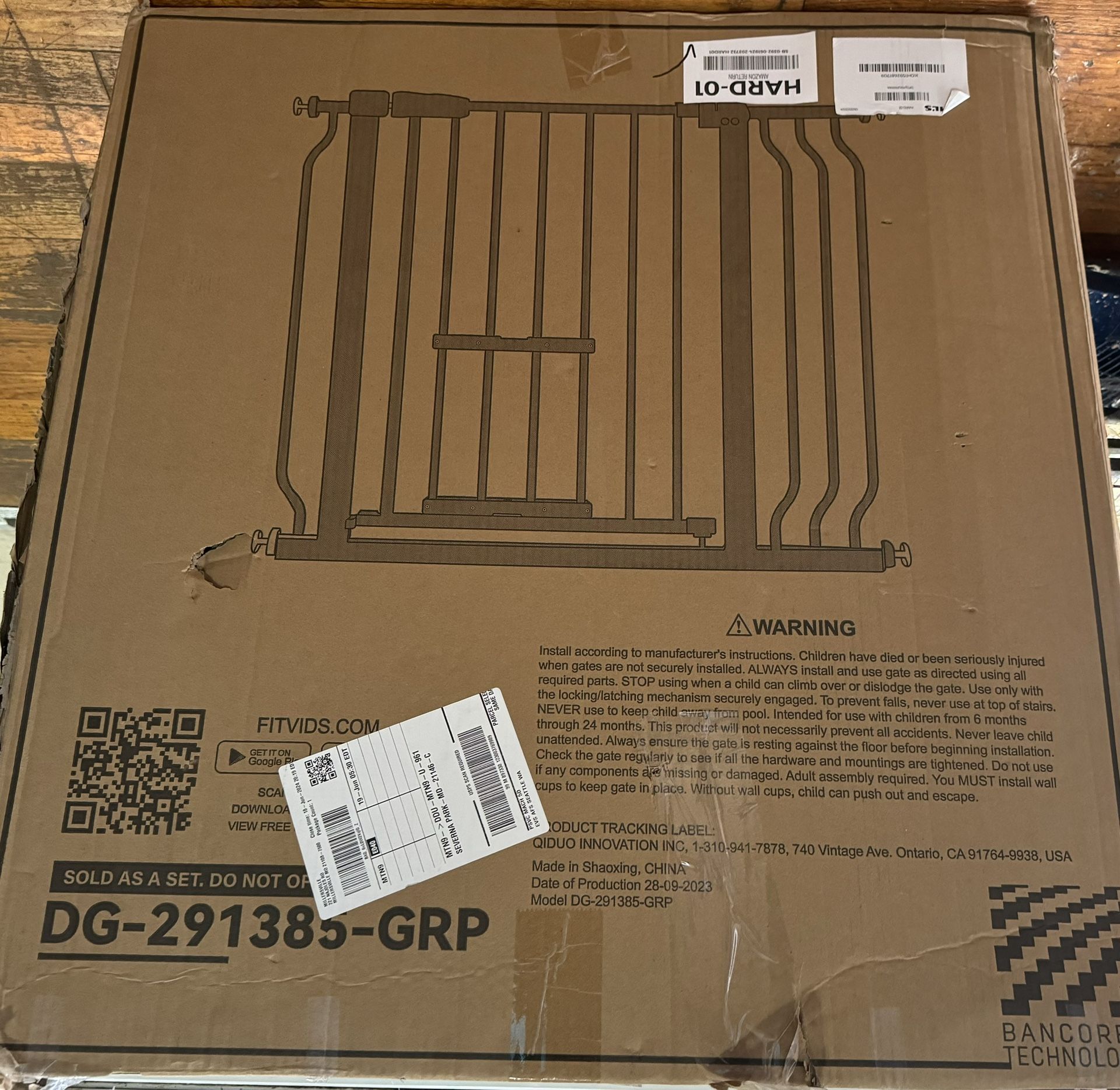 BalanceFrom Easy Walk-Thru Safety Gate with Pet Door for Doorways and Stairways with Auto-Close/Hold-Open Features, 30-Inch Tall, Fits 29.1 - 33.8 Inc