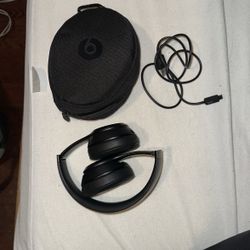 Beats Wireless Headphones W Charger and Travel Bag 