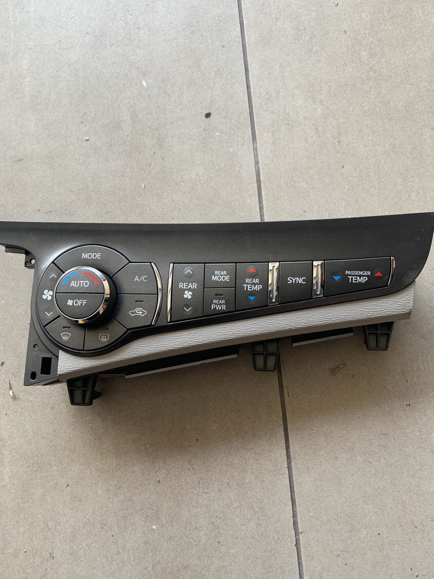 Ac Toyota Sienna 2011-14 Control Board Assembly