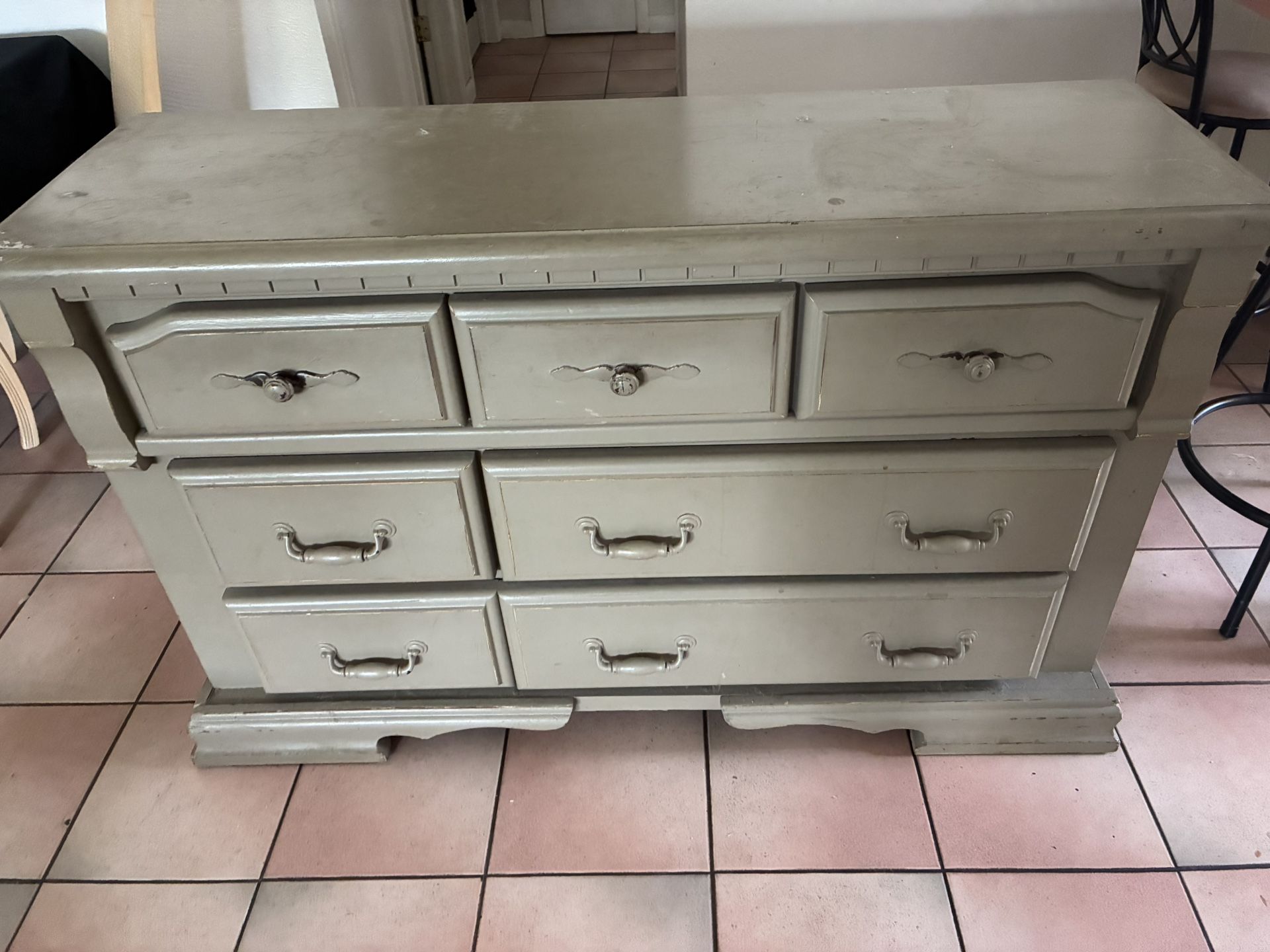 6 Drawer Bureau With Dovetail Construction