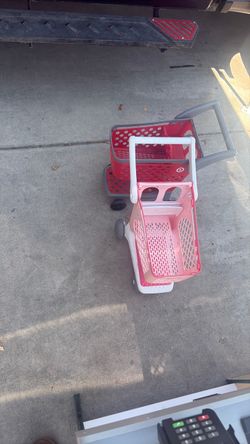Grocery’s basket cart