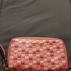 Brand New Michael Kors  Wallet  Pink Christmas  Present 