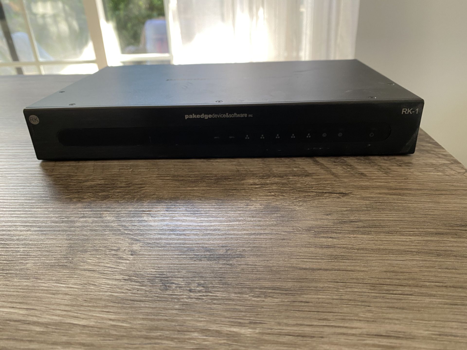 *LOWERED PRICE** Pakedge RK-1 Router
