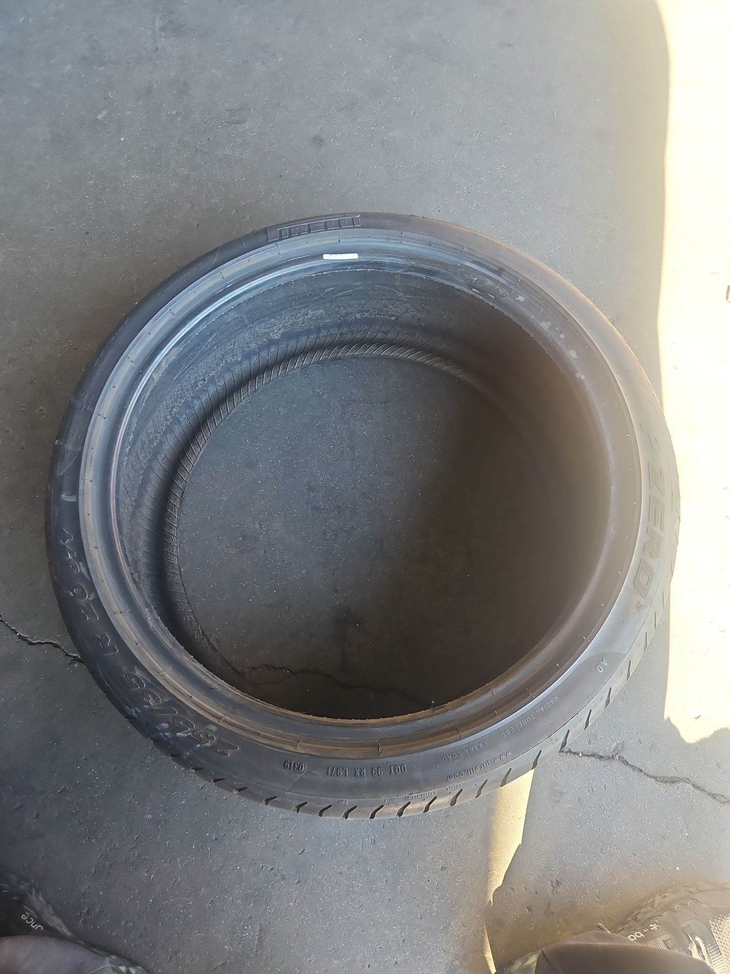 255-35-20 pzero tire 255 35 20