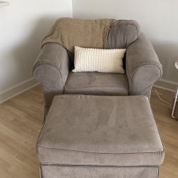 Oversized Chair With Ottoman 