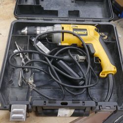 dewalt DW236 VSR DRILL CORDED WITH CASE 824107-1 