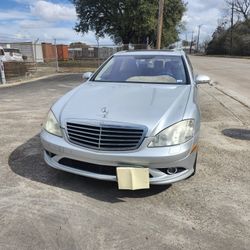 2007 4 Door Mercedes S550