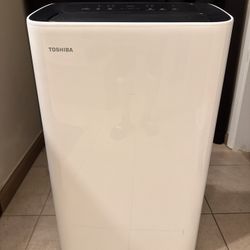 TOSHIBA 8,000 (DOE) BTU PORTABLE AIR CONDITIONER 