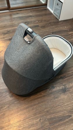 Uppa Baby Vista V2 Bassinet