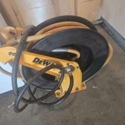 REEL AIR COMPRESSOR  Dewalt 