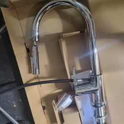 Huntington Brass Single Control Pull-down Kitchen Faucet. 