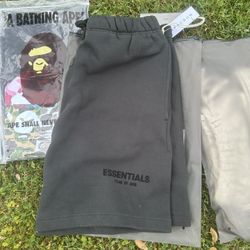 Light Oatme Size S , Black Size M