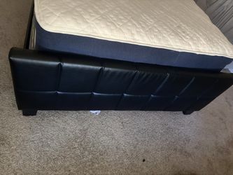 Bed frame/mattress