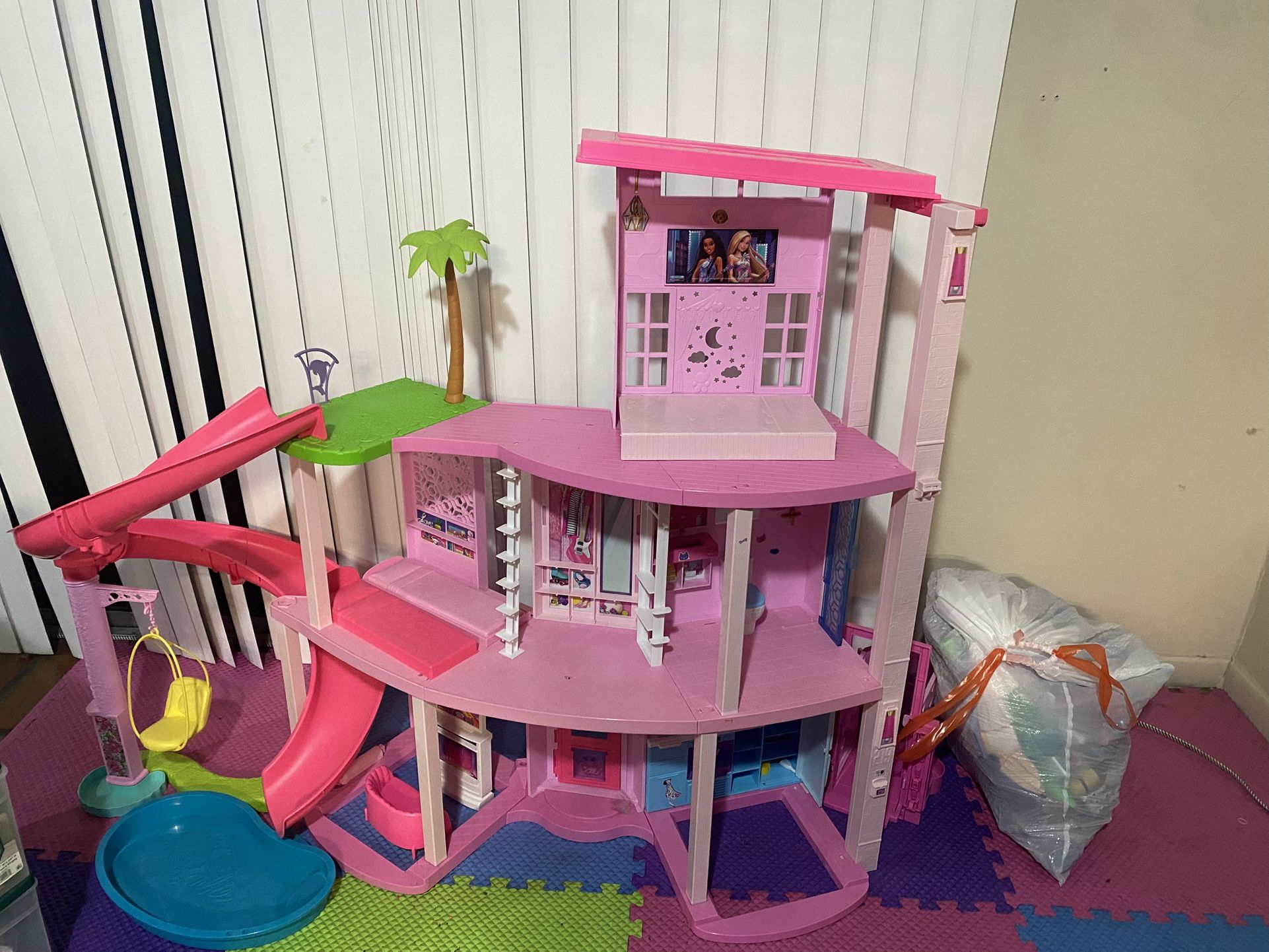 Barbie Dreamhouse + Furniture + Barbies + Clothes 