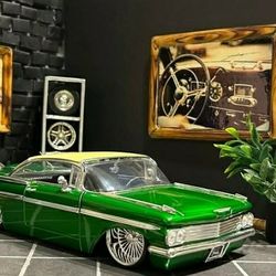 Adult 1/24 Scale Diecast Metal Lowrider Collectible Car