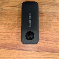 "Like New Insta360 One X2 Bundle – All Accessories + Extra Batteries Included!"

