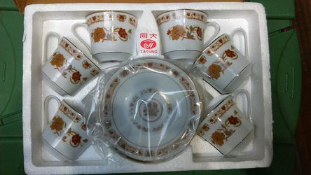 NEW China Teacup and Saucer Set