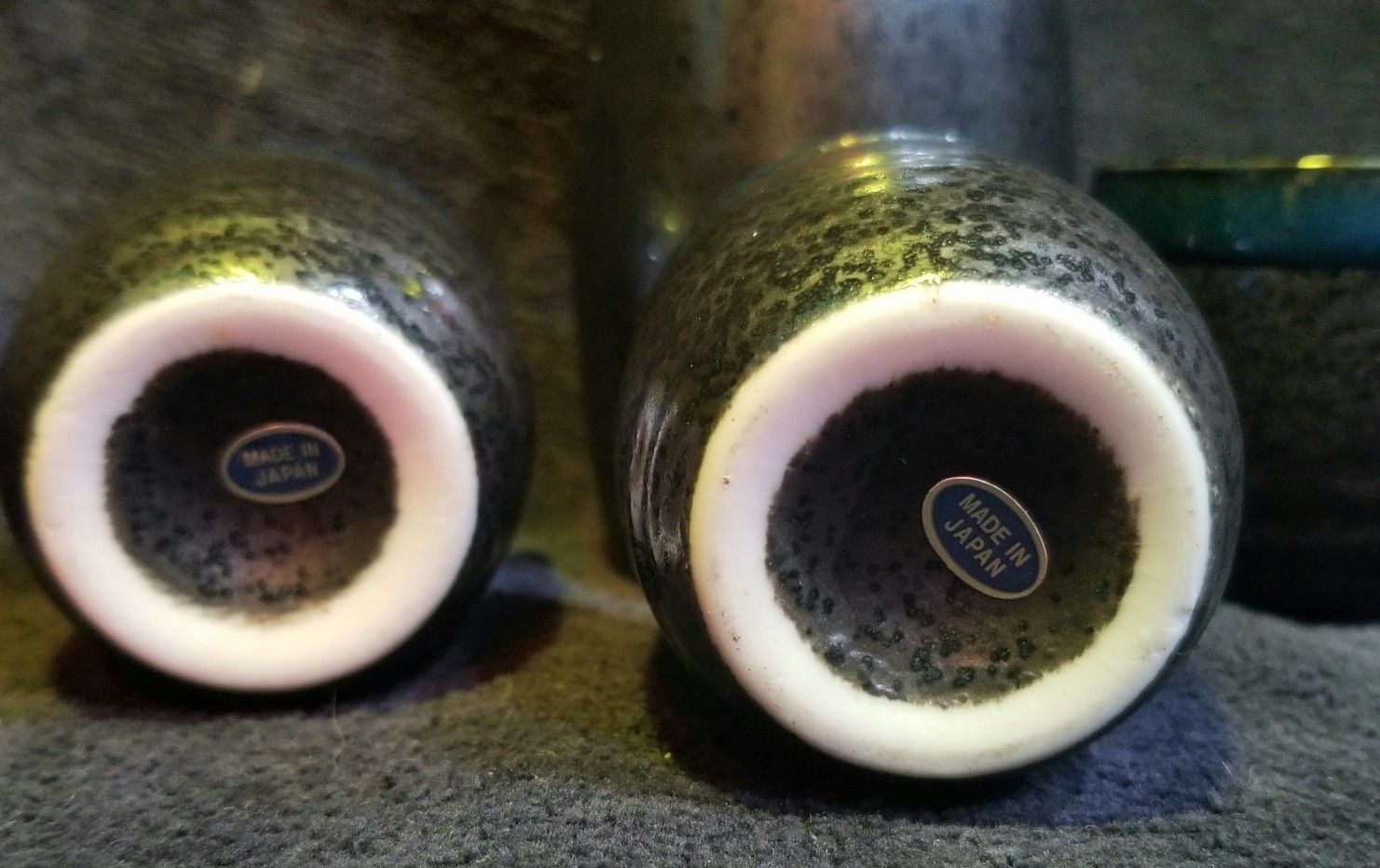 Beautiful, New Sake Set! 1 Tokkuri (sake flask) and 3 Ochokos (sake